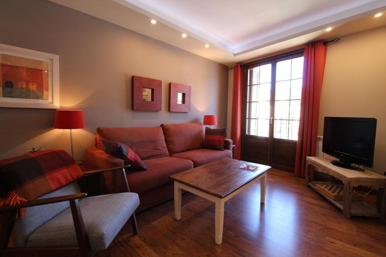 Apartamentos Turisticos Ezcaray Buitenkant foto