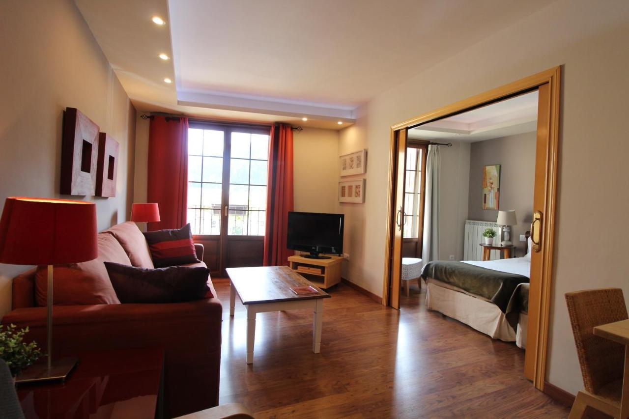 Apartamentos Turisticos Ezcaray Buitenkant foto
