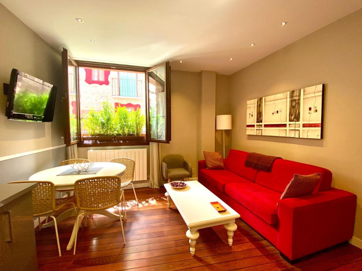 Apartamentos Turisticos Ezcaray Buitenkant foto