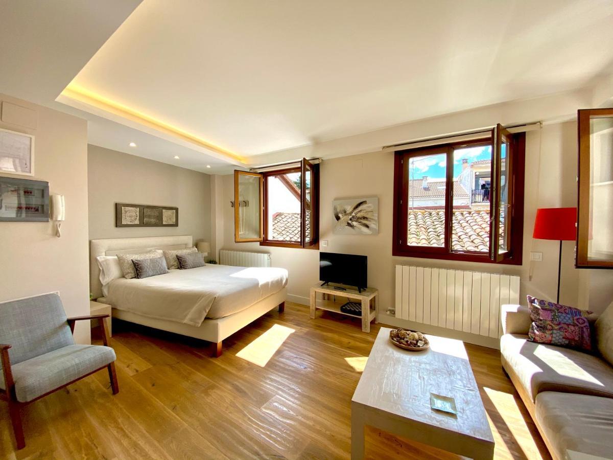 Apartamentos Turisticos Ezcaray Buitenkant foto