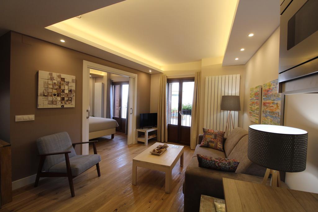 Apartamentos Turisticos Ezcaray Buitenkant foto