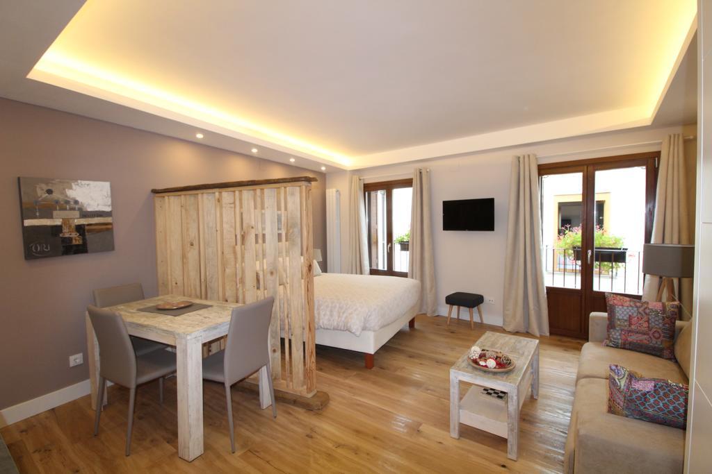 Apartamentos Turisticos Ezcaray Buitenkant foto