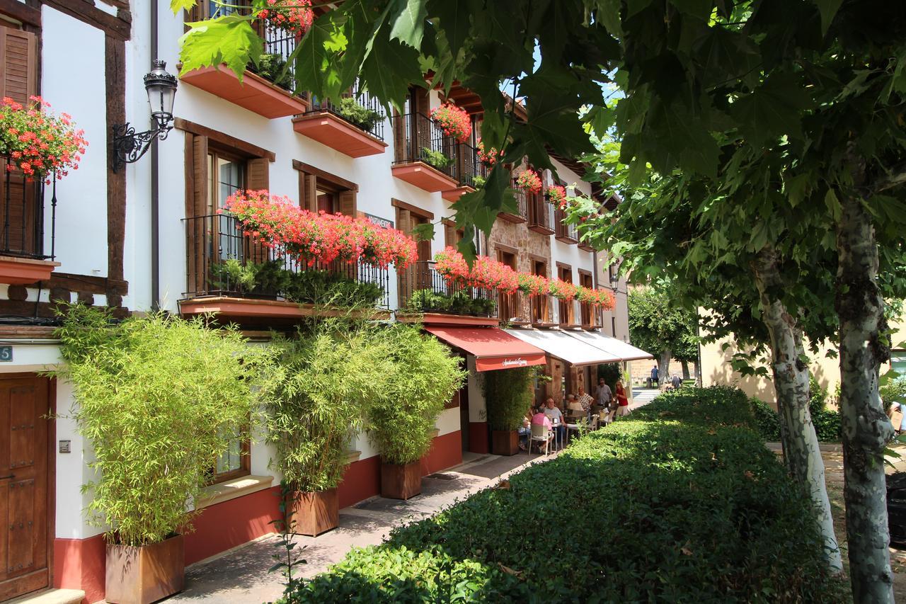 Apartamentos Turisticos Ezcaray Buitenkant foto